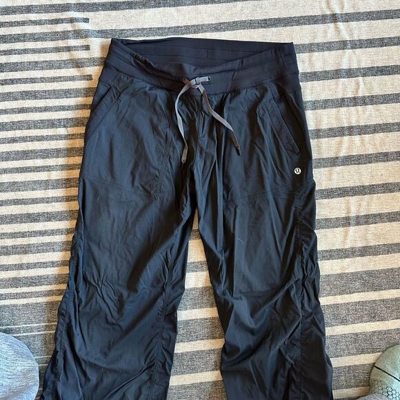 Lululemon Dance Studio size 10 regular. Unlined Black - Picture 3 of 6